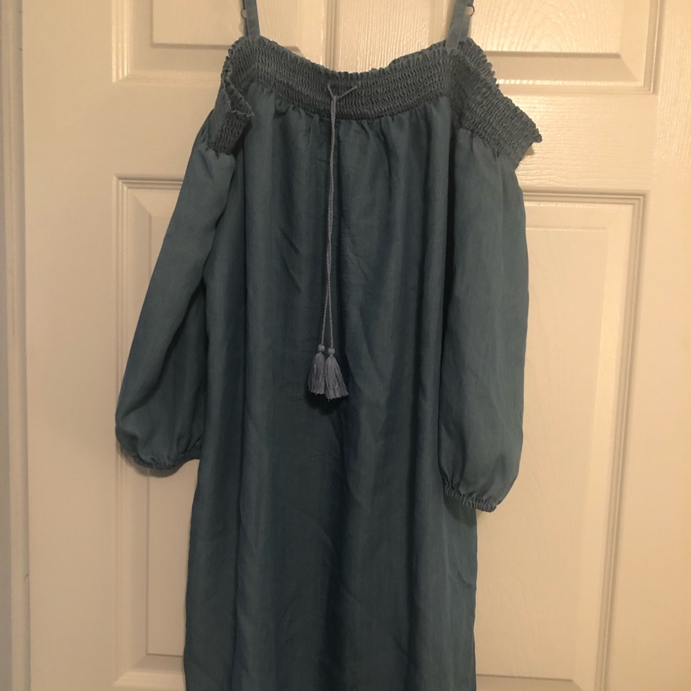 NWT Old Navy Off The Shoulder Chambray Dress